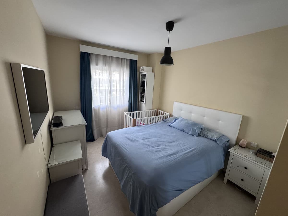 Middle Floor Apartment in Estepona — photo 10 of 10
