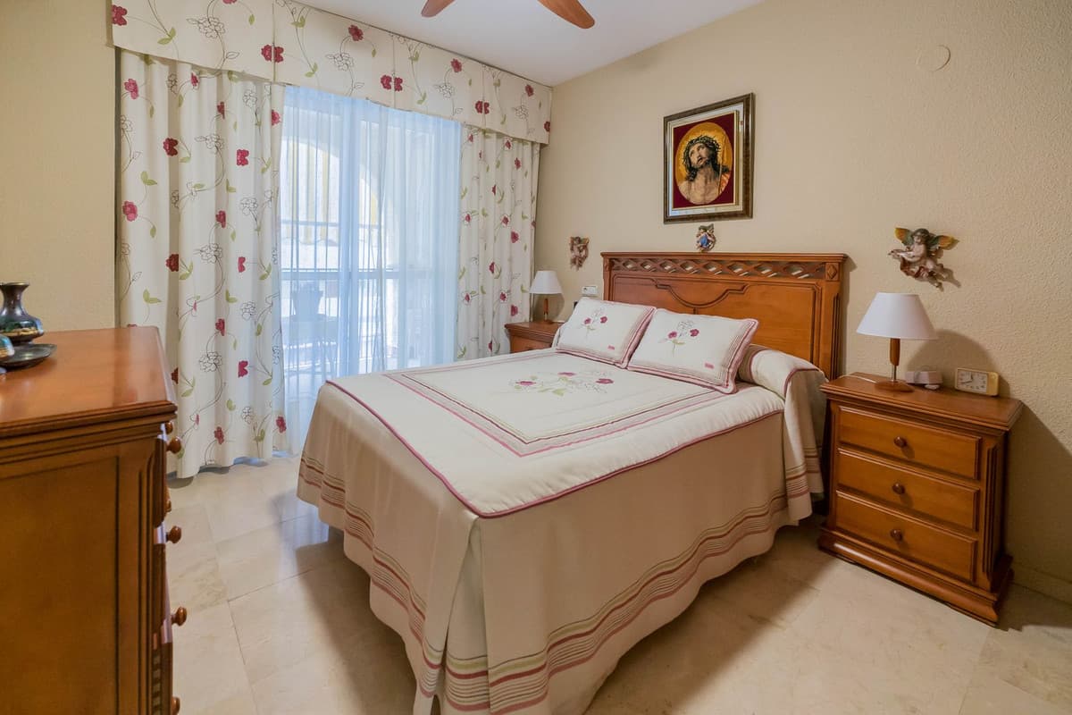Middle Floor Apartment in Fuengirola — photo 3 of 10
