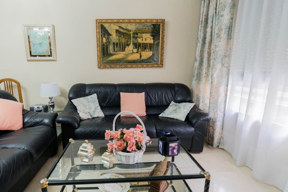 Middle Floor Apartment in Fuengirola — photo 4 of 10