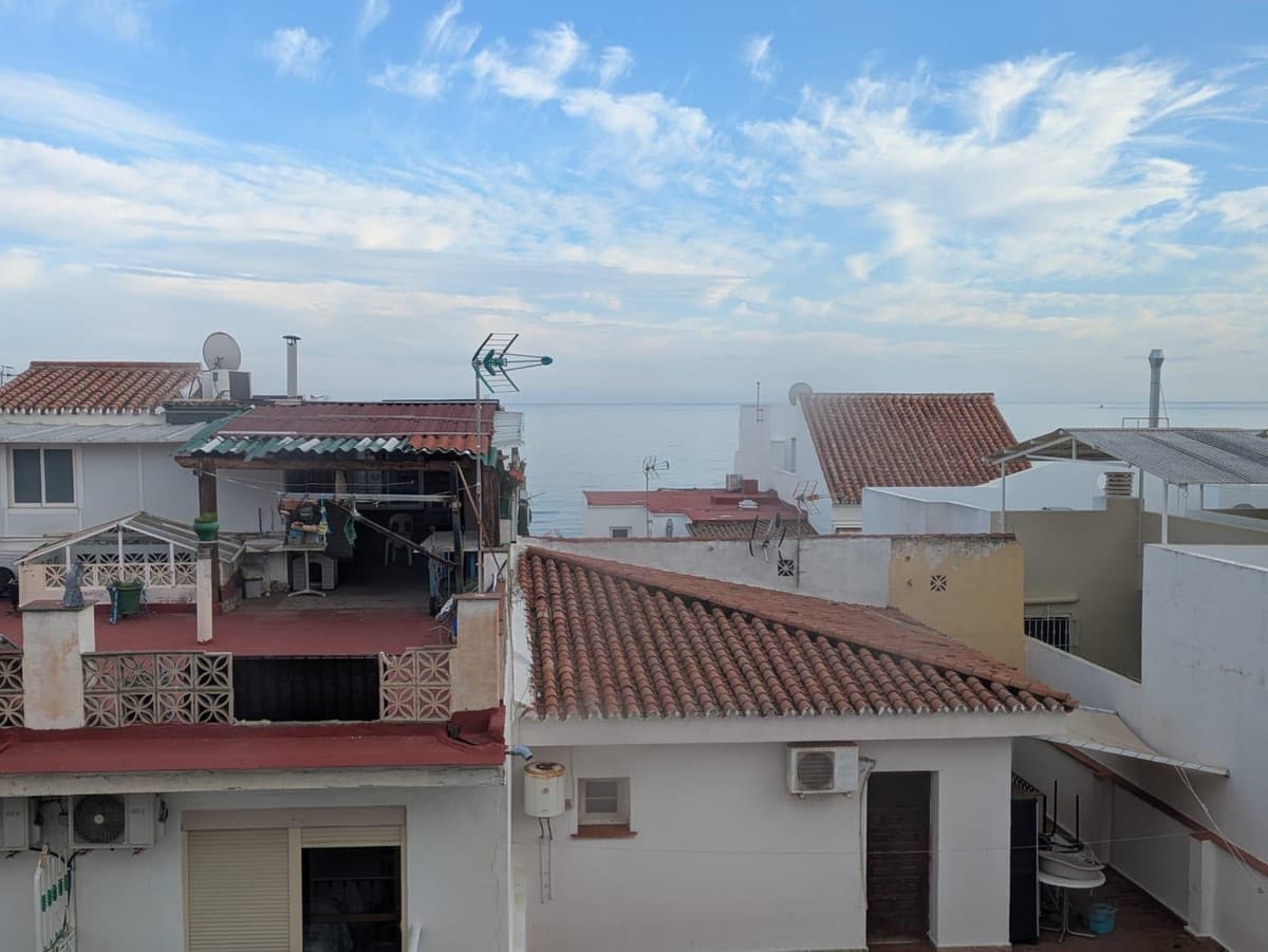 Middle Floor Apartment in La Carihuela — photo 3 of 10