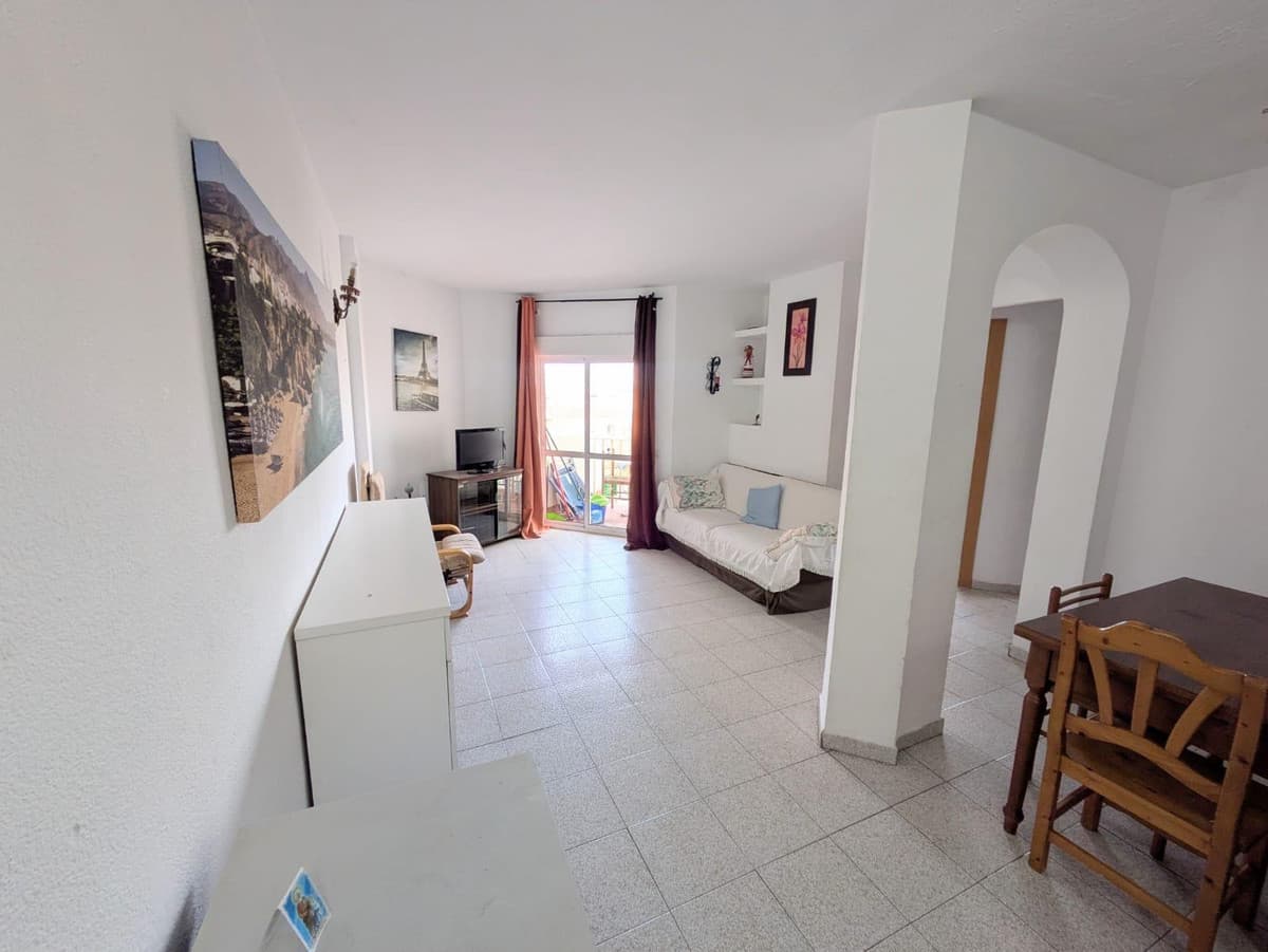 Middle Floor Apartment in La Carihuela — photo 7 of 10