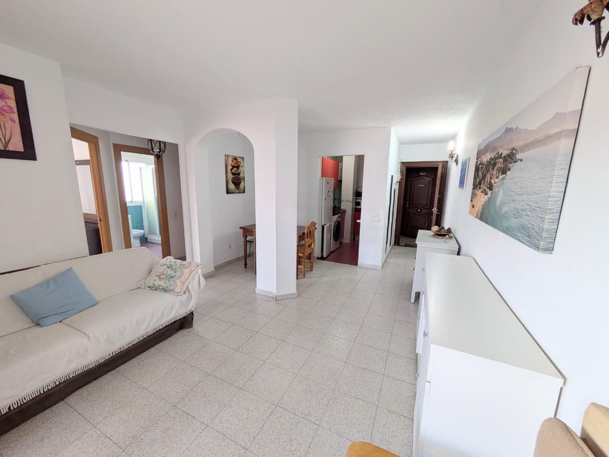 Middle Floor Apartment in La Carihuela — photo 8 of 10
