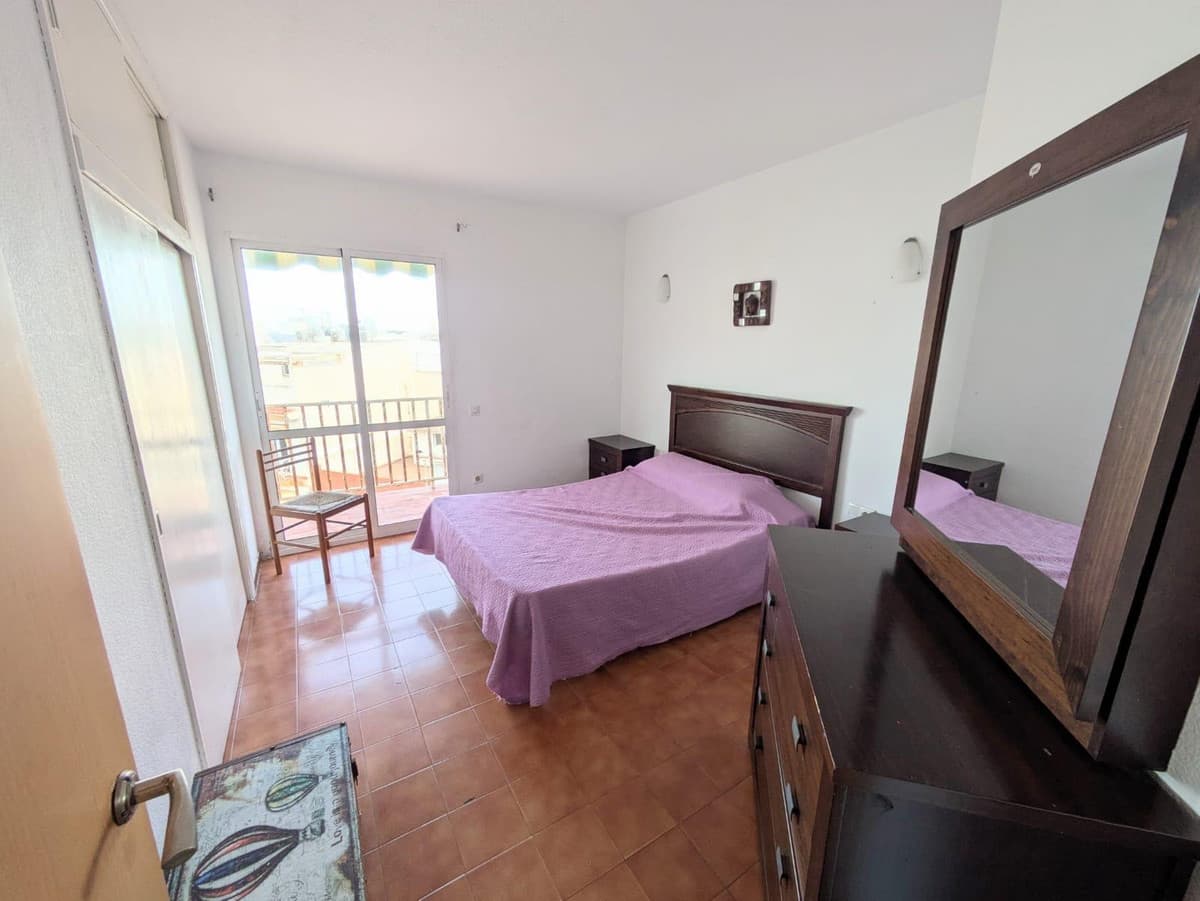 Middle Floor Apartment in La Carihuela — photo 10 of 10