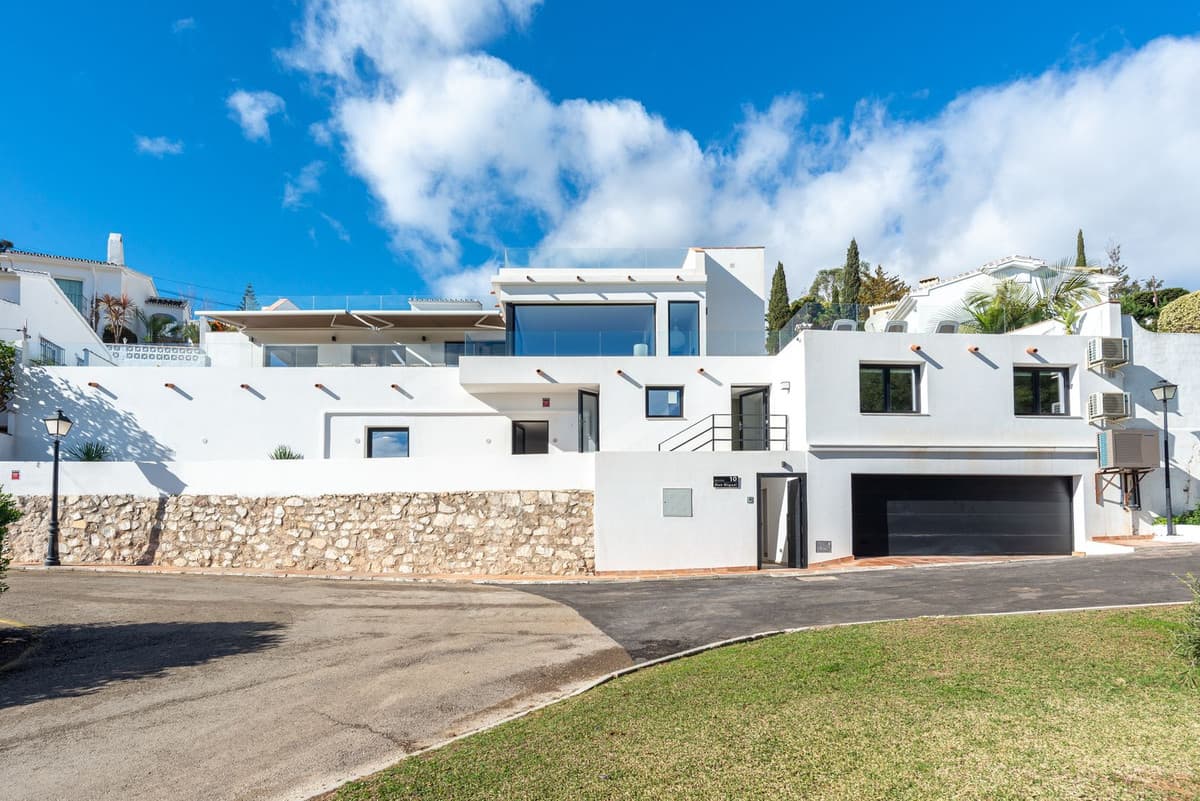 Detached Villa in La Cala de Mijas — photo 1 of 10