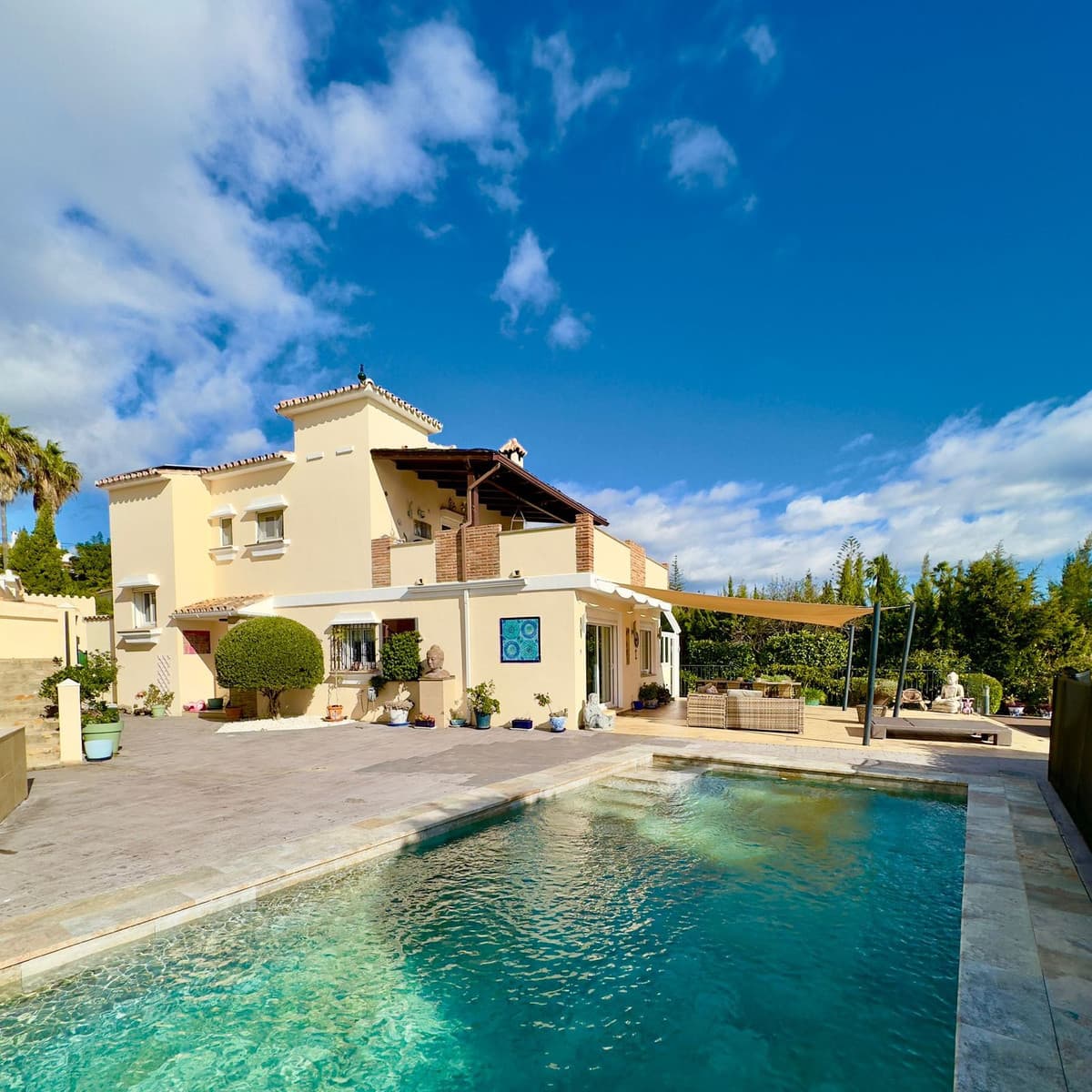 Detached Villa in Estepona — photo 1 of 10