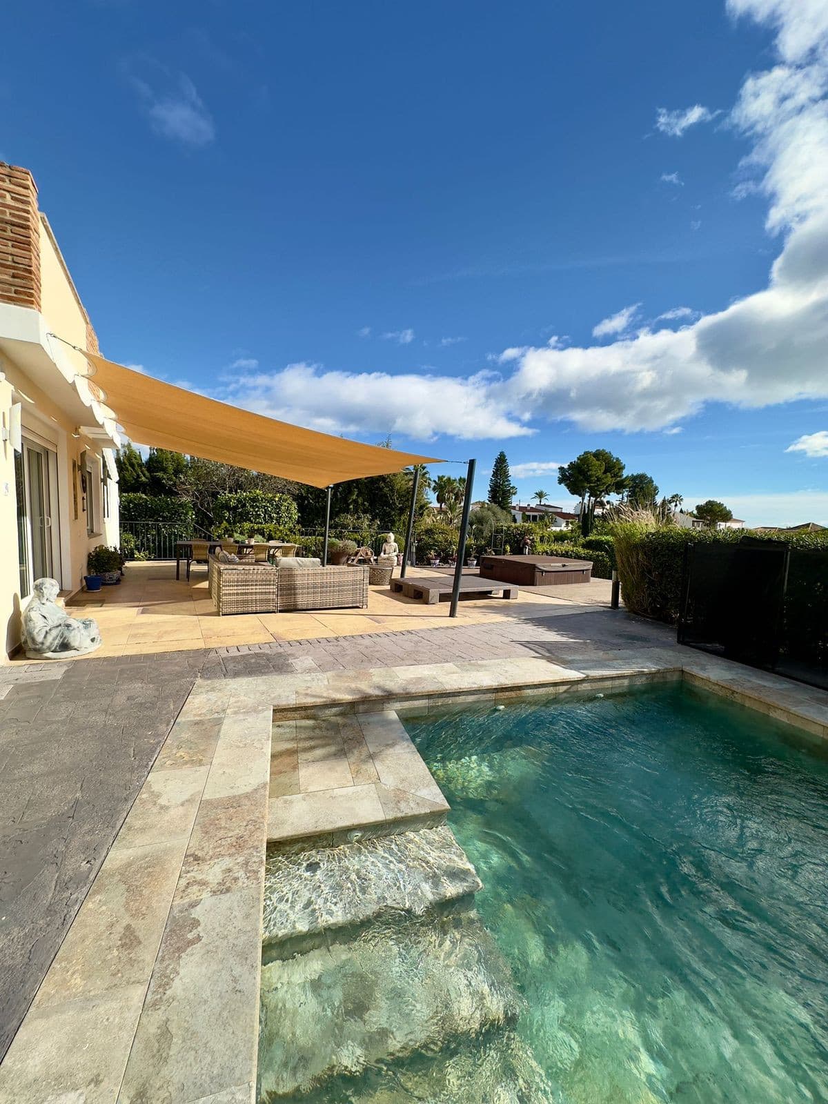 Detached Villa in Estepona — photo 2 of 10
