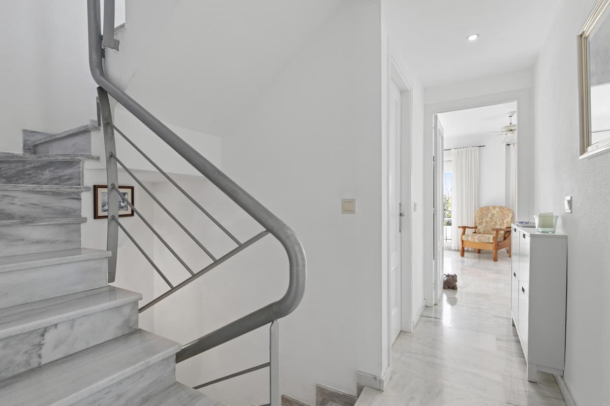 Townhouse in Estepona — photo 7 of 10