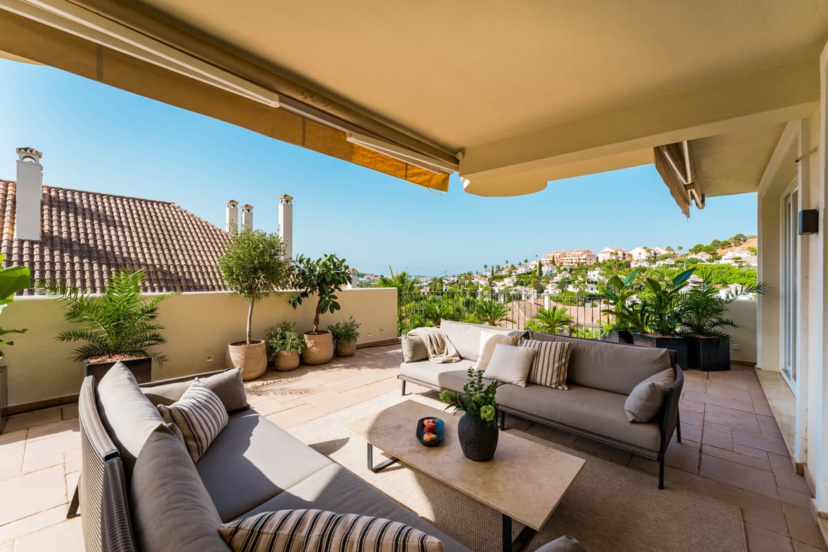 Duplex in Nueva Andalucía — photo 1 of 10