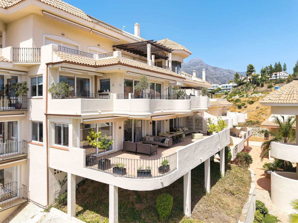 Duplex in Nueva Andalucía — photo 4 of 10