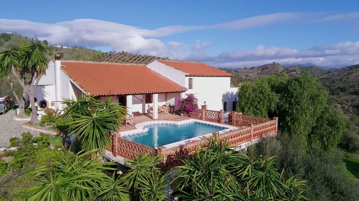 Cortijo in Alora — photo 1 of 10