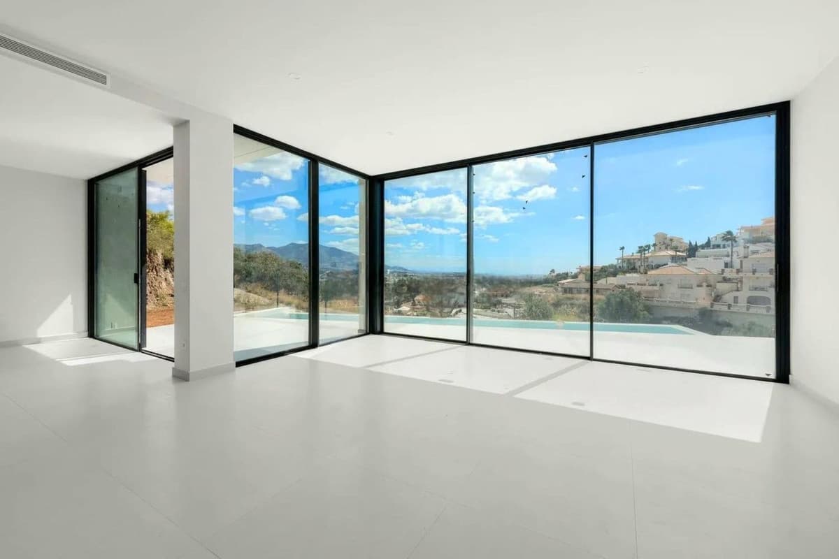 Detached Villa in Cerros del Aguila — photo 6 of 10