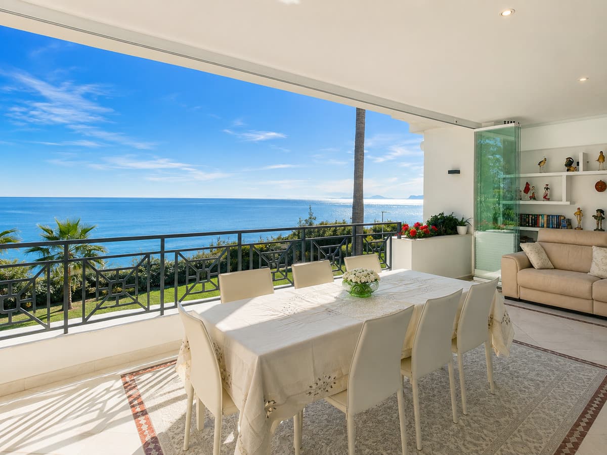Middle Floor Apartment in Estepona — photo 1 of 10