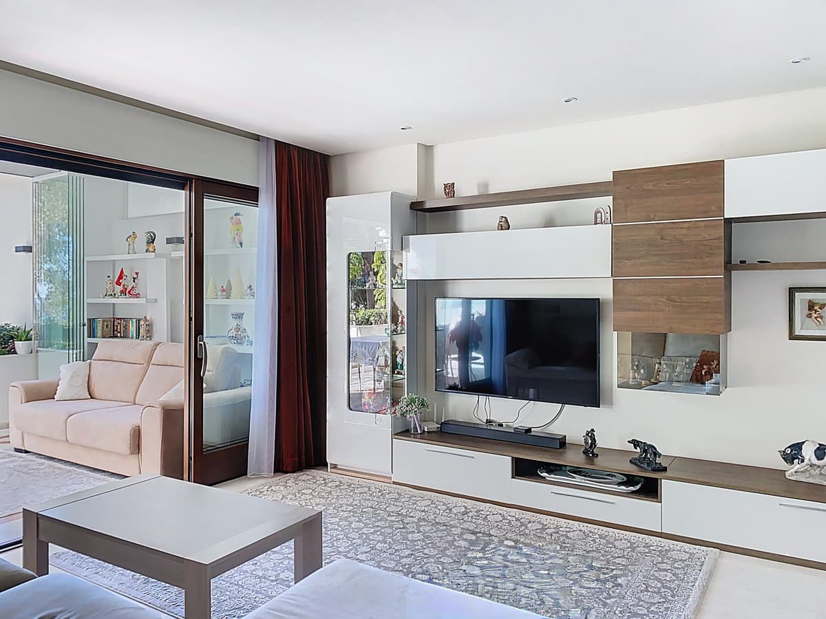 Middle Floor Apartment in Estepona — photo 10 of 10