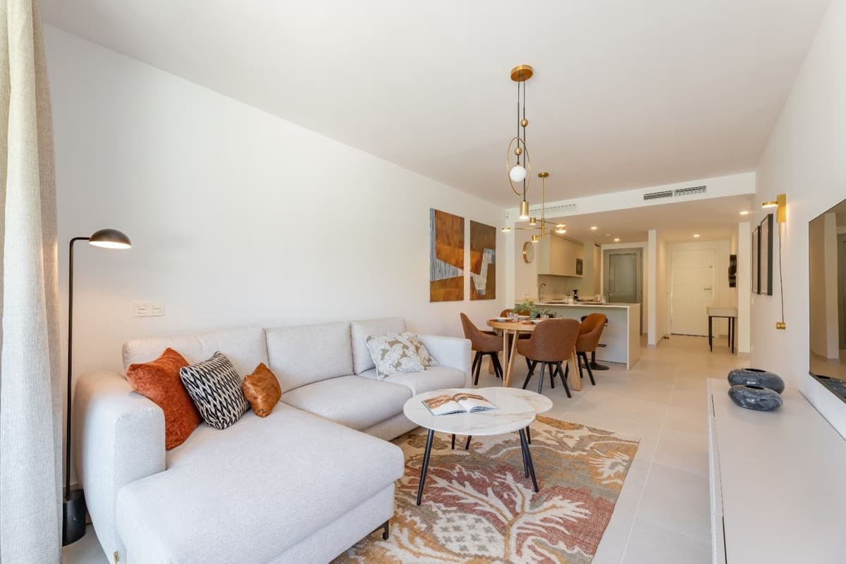 Ground Floor Apartment in Elviria — photo 2 of 10