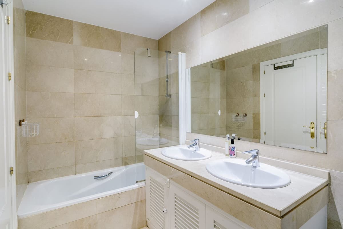 Middle Floor Apartment in Los Arqueros — photo 7 of 10