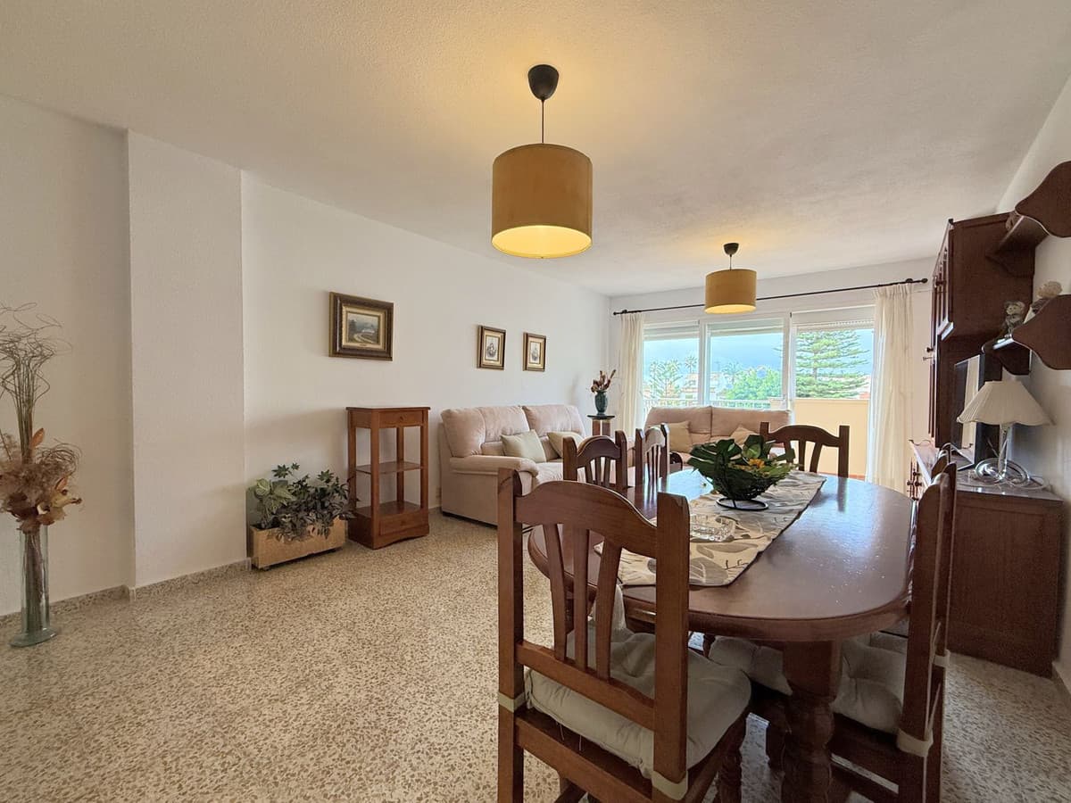 Middle Floor Apartment in San Luis de Sabinillas — photo 7 of 10