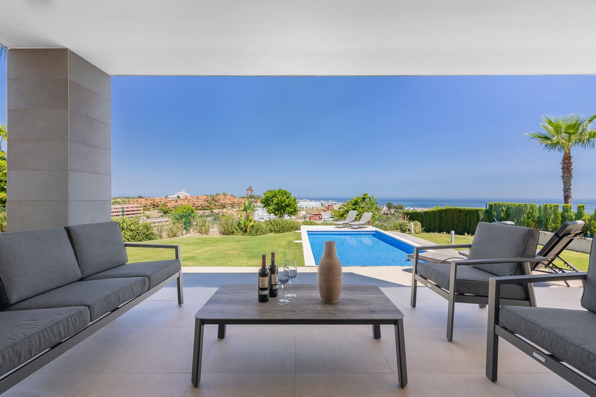 Detached Villa in Manilva — photo 1 of 10
