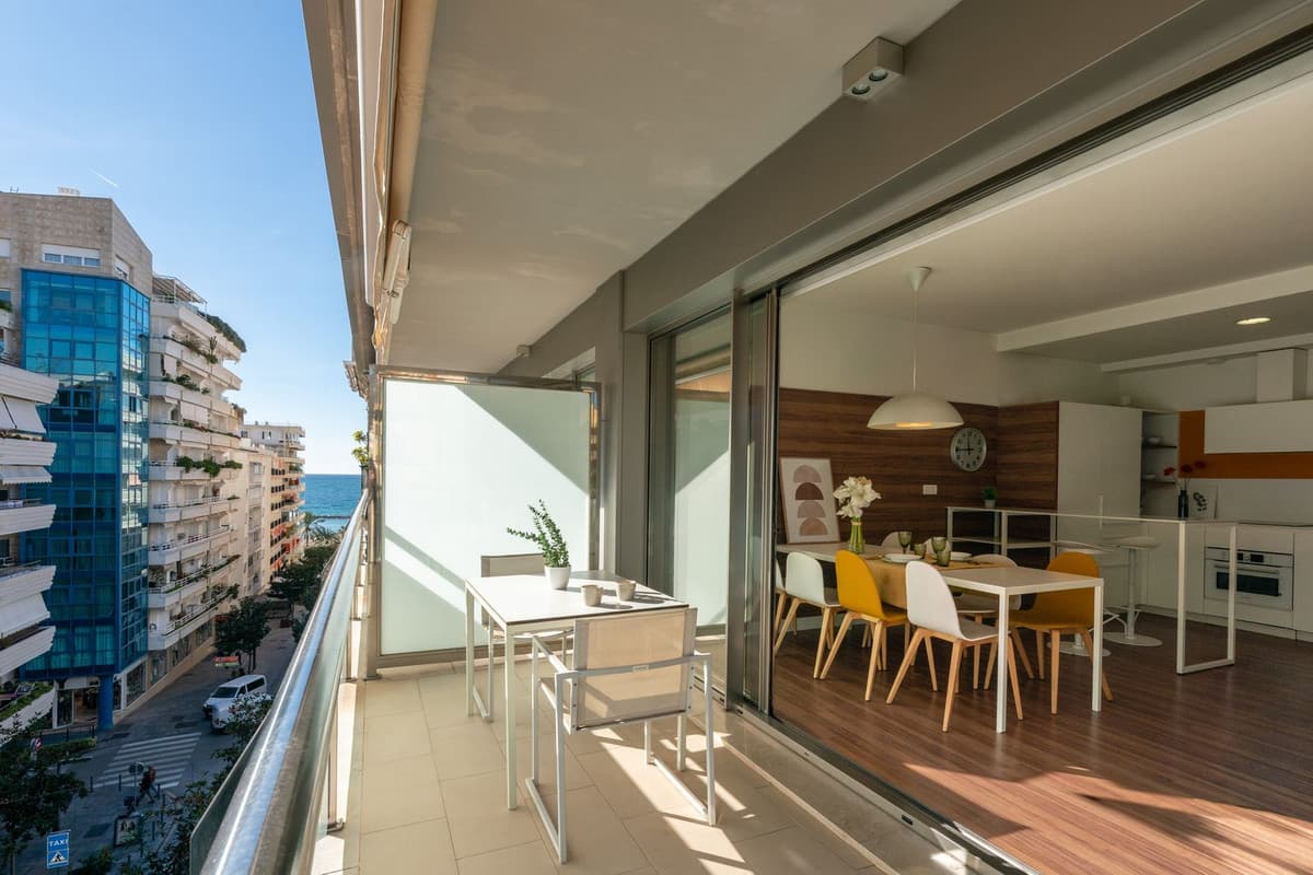 Middle Floor Apartment in Marbella — photo 1 of 10