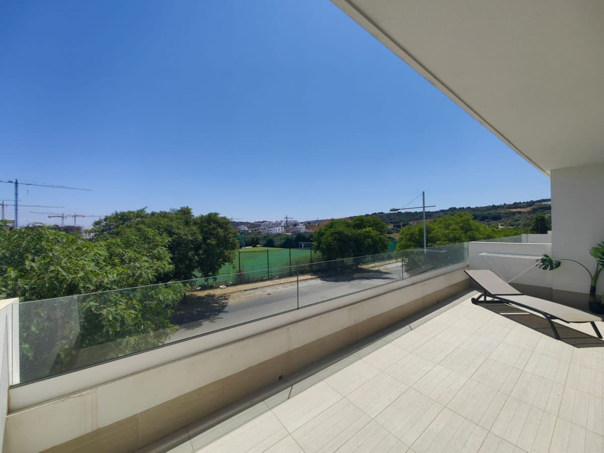 Middle Floor Apartment in Estepona — photo 9 of 10