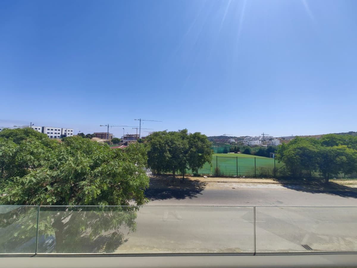 Middle Floor Apartment in Estepona — photo 10 of 10