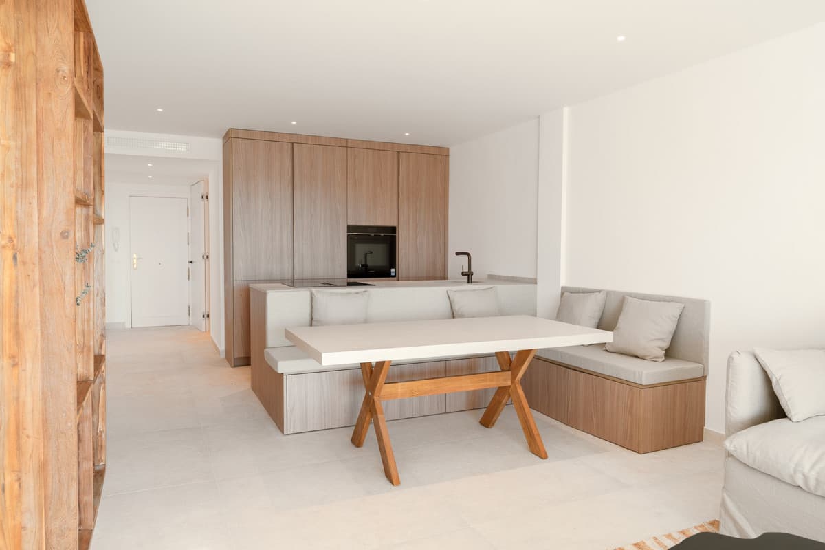 Middle Floor Apartment in Nueva Andalucía — photo 3 of 10