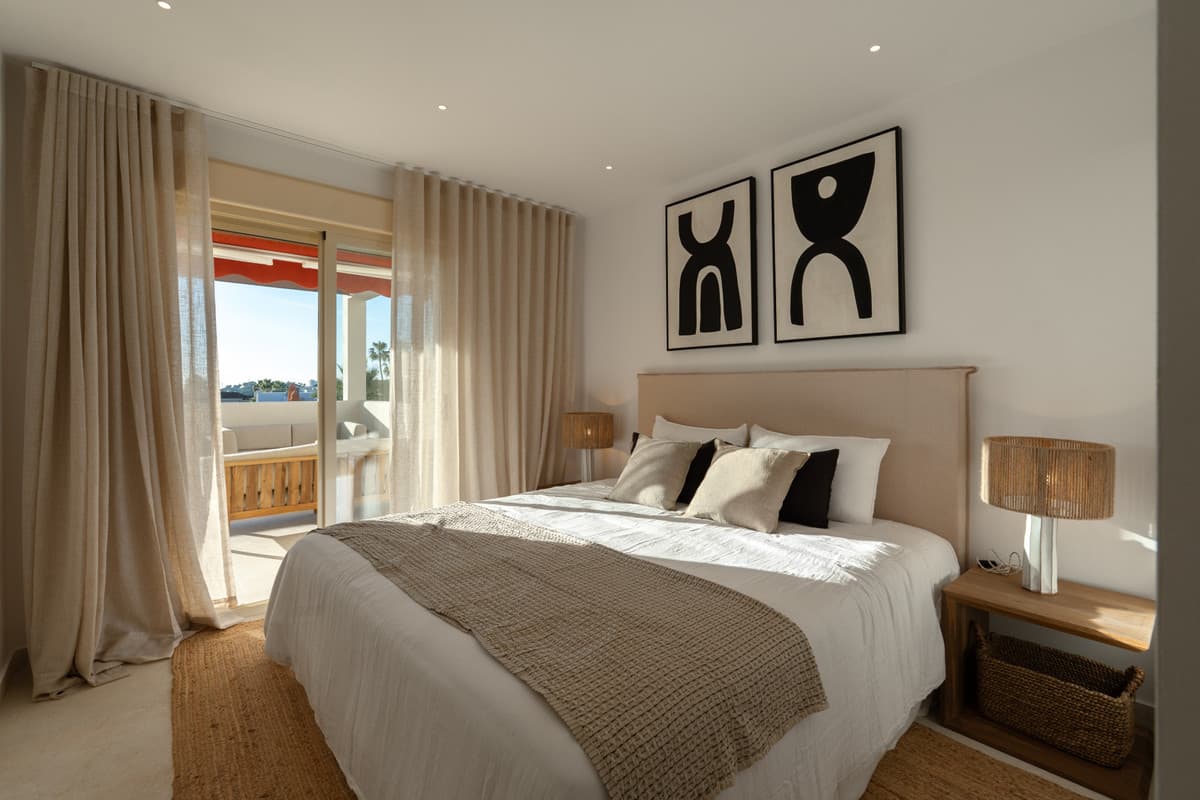 Middle Floor Apartment in Nueva Andalucía — photo 4 of 10