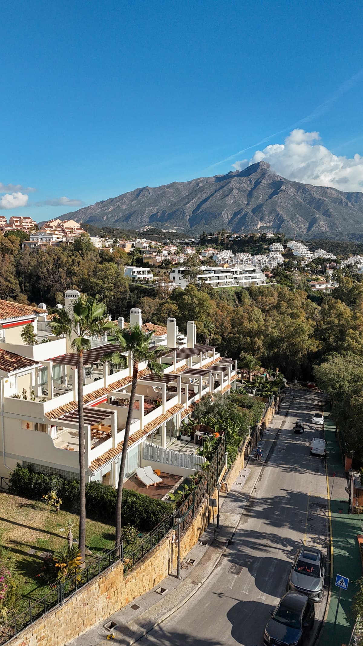 Middle Floor Apartment in Nueva Andalucía — photo 7 of 10