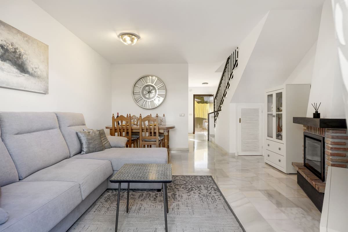 Townhouse in Bel Air — photo 8 of 10
