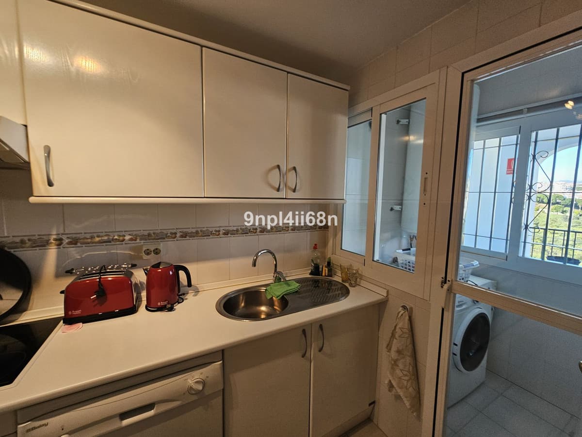 Middle Floor Apartment in Miraflores — photo 7 of 10