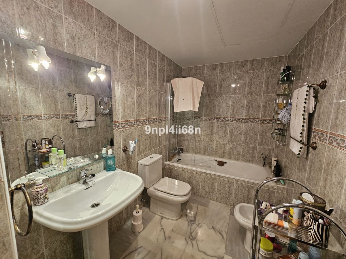 Middle Floor Apartment in Miraflores — photo 9 of 10