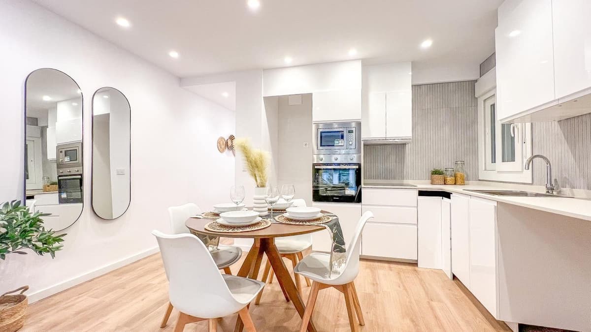 Middle Floor Apartment in Conde de Ureña — photo 8 of 10