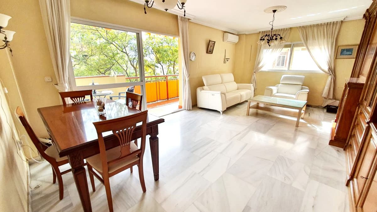 Middle Floor Apartment in Fuengirola — photo 1 of 10