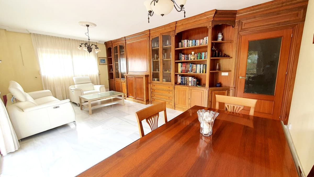 Middle Floor Apartment in Fuengirola — photo 8 of 10