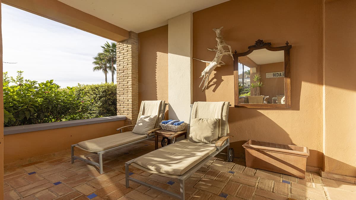 Ground Floor Apartment in Casares — photo 2 of 10