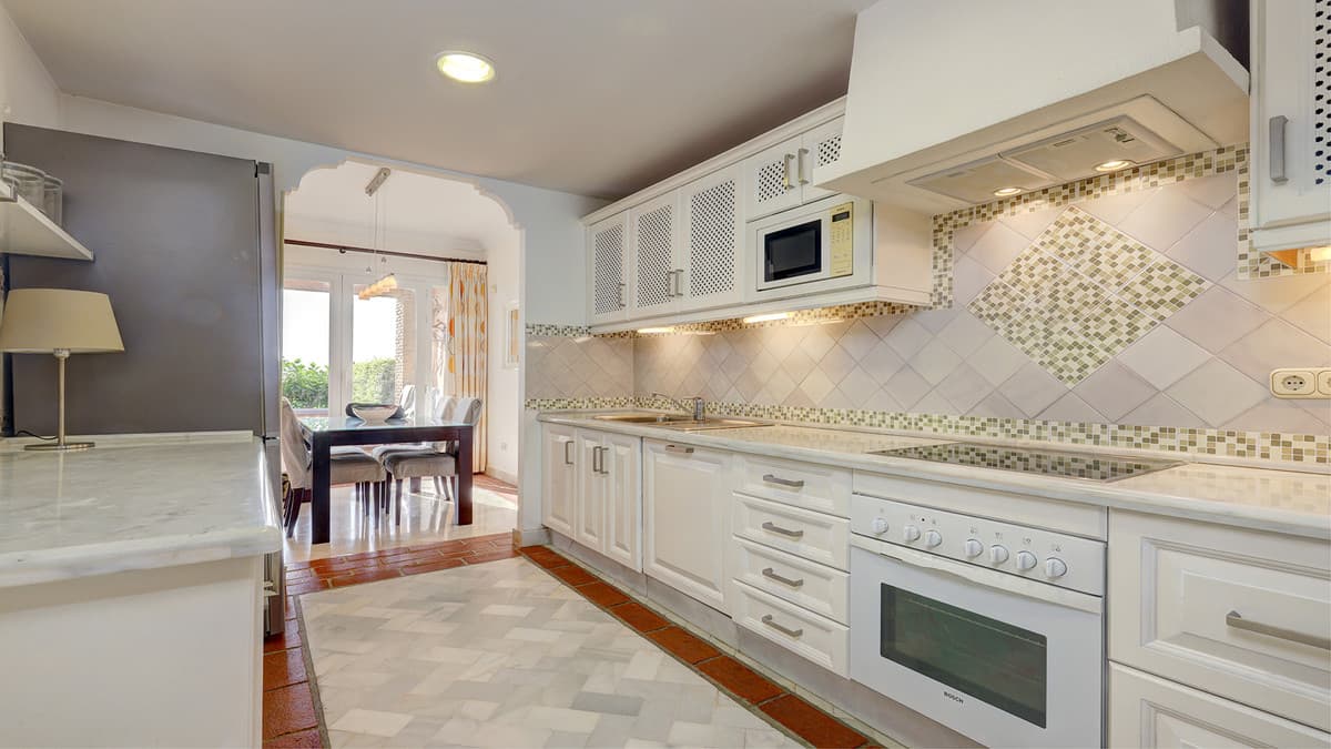 Ground Floor Apartment in Casares — photo 5 of 10
