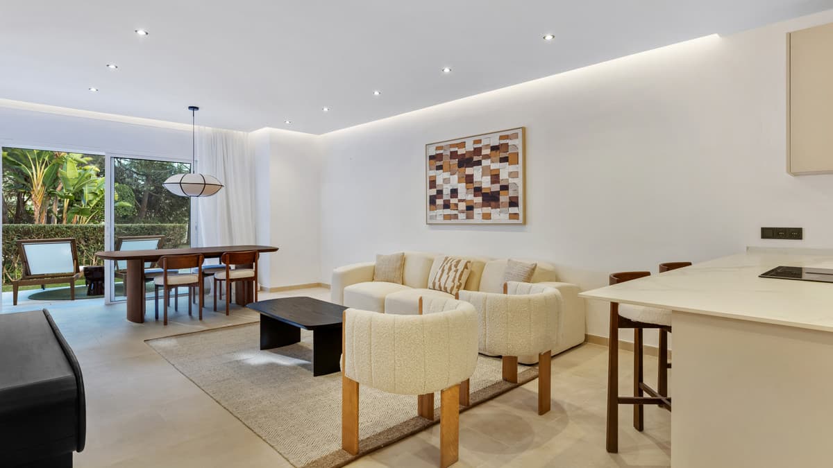 Middle Floor Apartment in Nueva Andalucía — photo 5 of 10