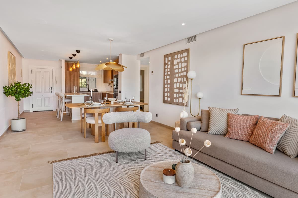 Middle Floor Apartment in La Quinta — photo 6 of 10