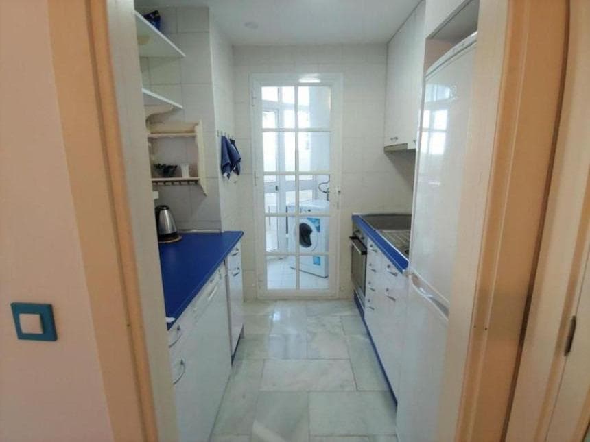 Middle Floor Apartment in Benalmadena — photo 9 of 10