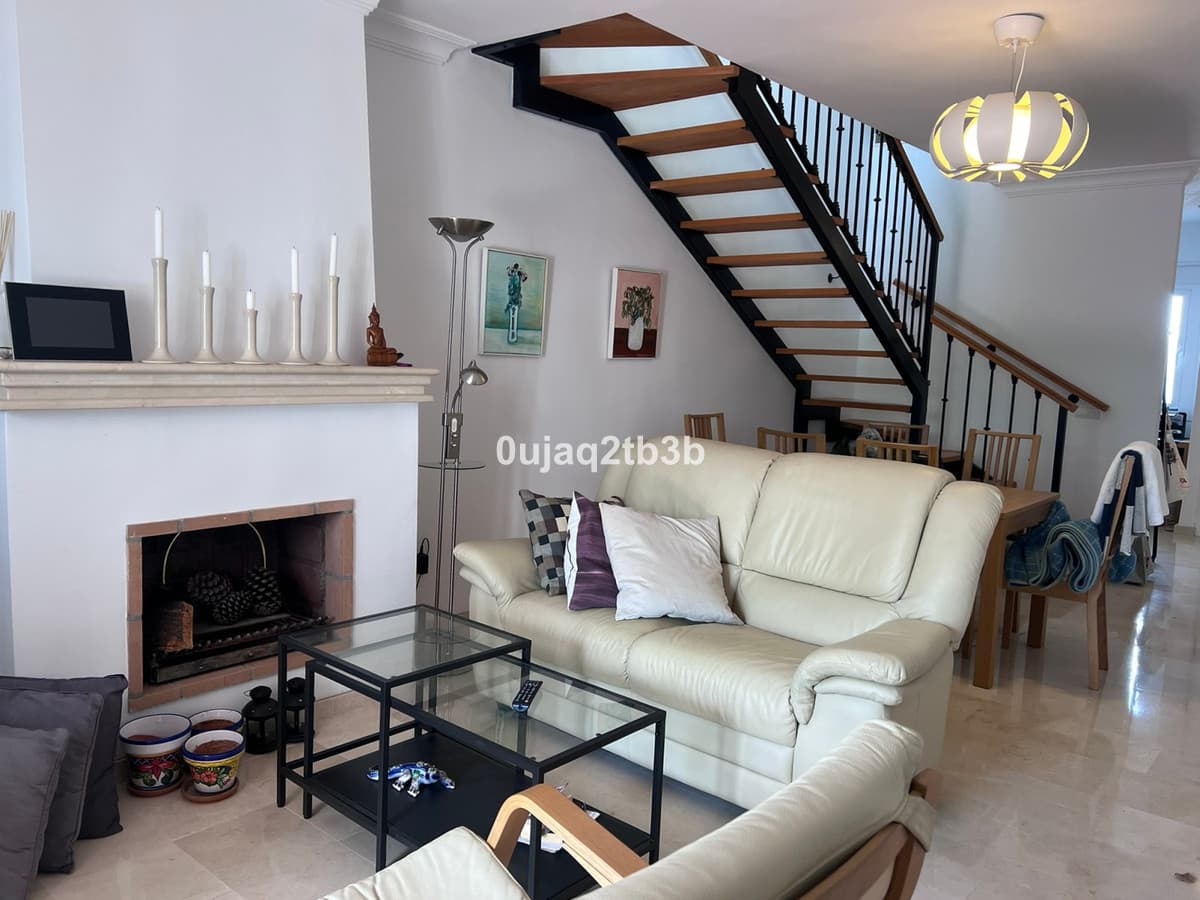 Duplex in Nueva Andalucía — photo 4 of 10