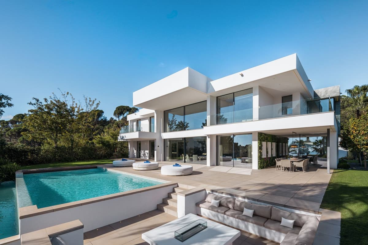 Detached Villa in El Madroñal — photo 1 of 10