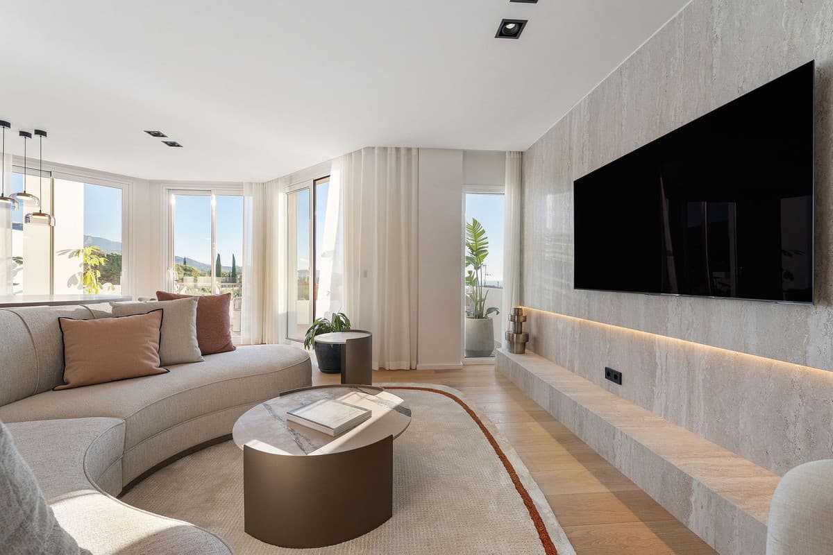 Penthouse Duplex in The Golden Mile — photo 8 of 10