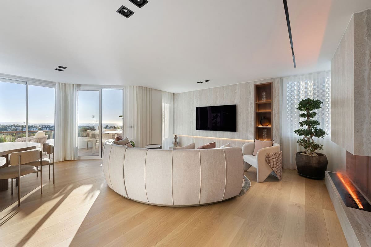 Penthouse Duplex in The Golden Mile — photo 9 of 10
