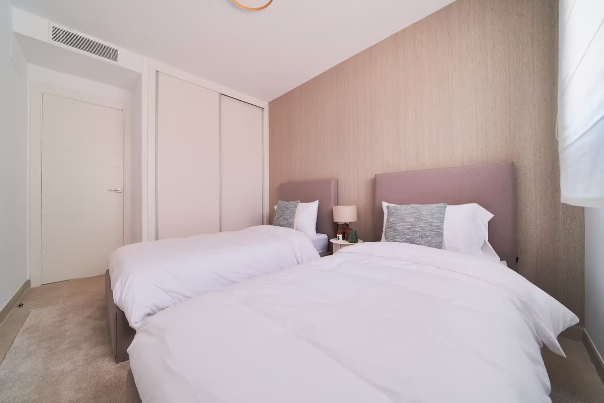 Middle Floor Apartment in Fuengirola — photo 4 of 10