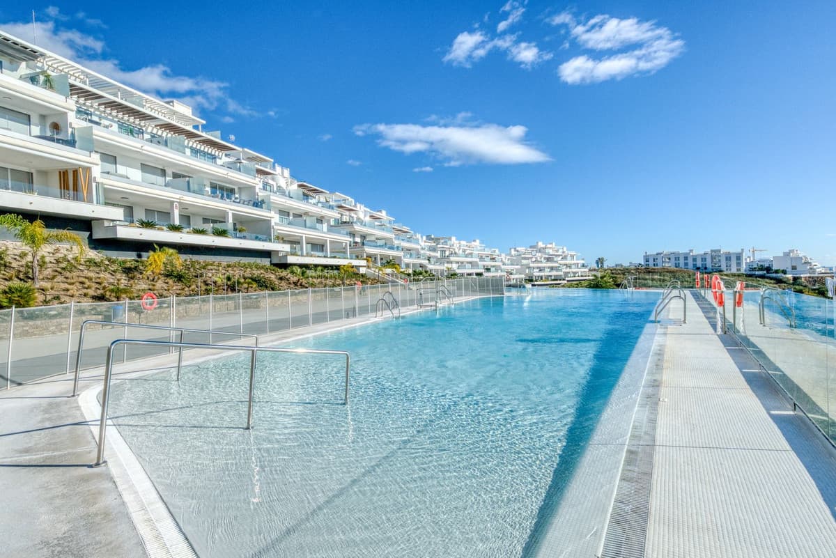 Ground Floor Apartment in Estepona — photo 4 of 10