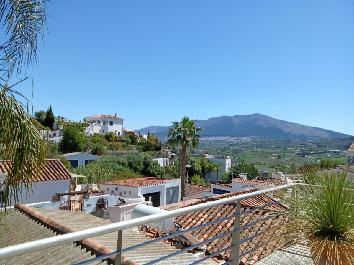 Detached Villa in Coín — photo 2 of 10