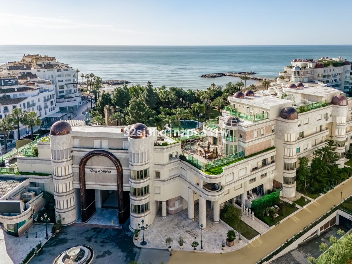 Middle Floor Apartment in Marbella — photo 2 of 10