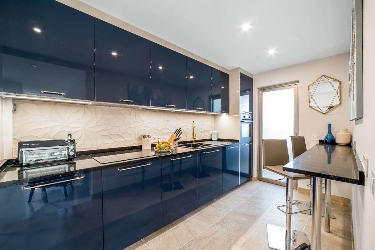 Middle Floor Apartment in Puerto Banús — photo 1 of 10
