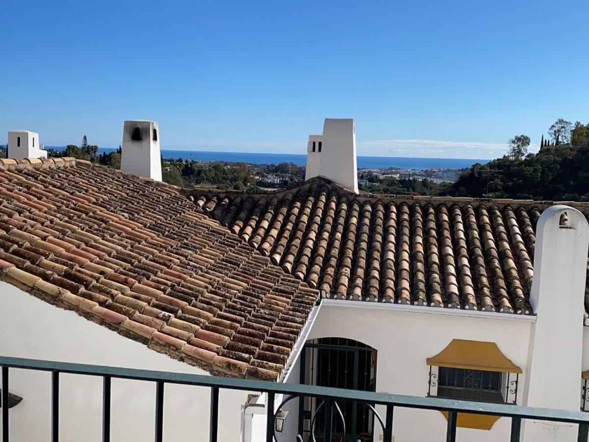 Middle Floor Apartment in Los Almendros — photo 1 of 10