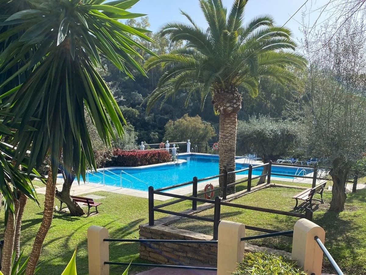 Middle Floor Apartment in Los Almendros — photo 9 of 10