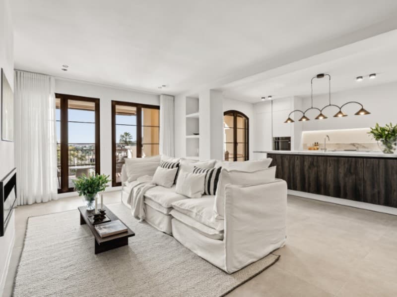 Ground Floor Apartment in Benahavís — photo 2 of 10